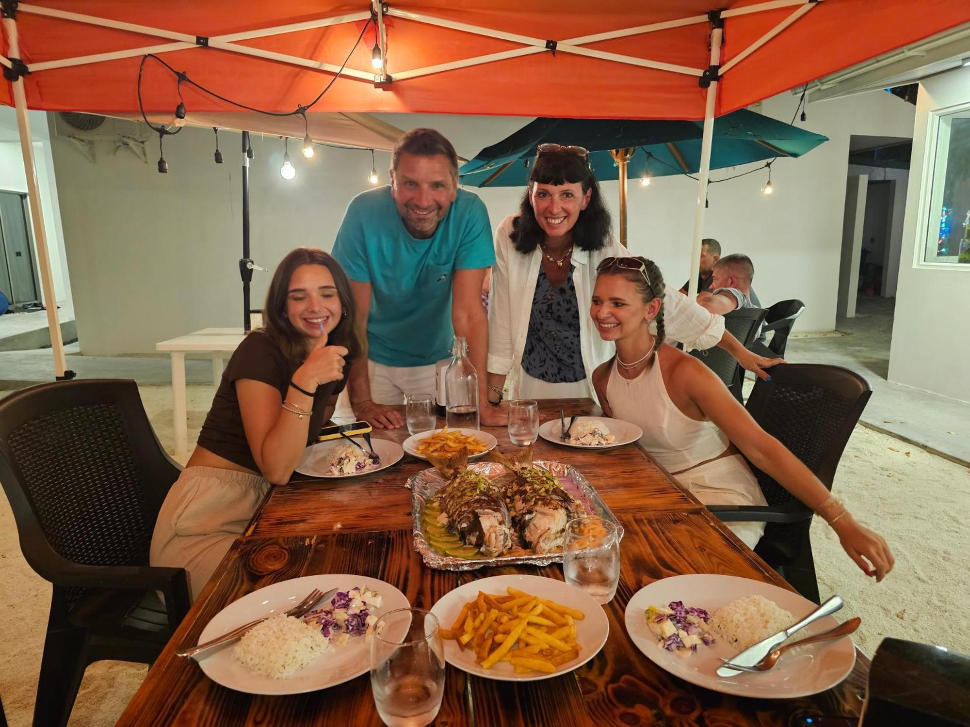 Nirili Villa Dhiffushi Ngoại thất bức ảnh