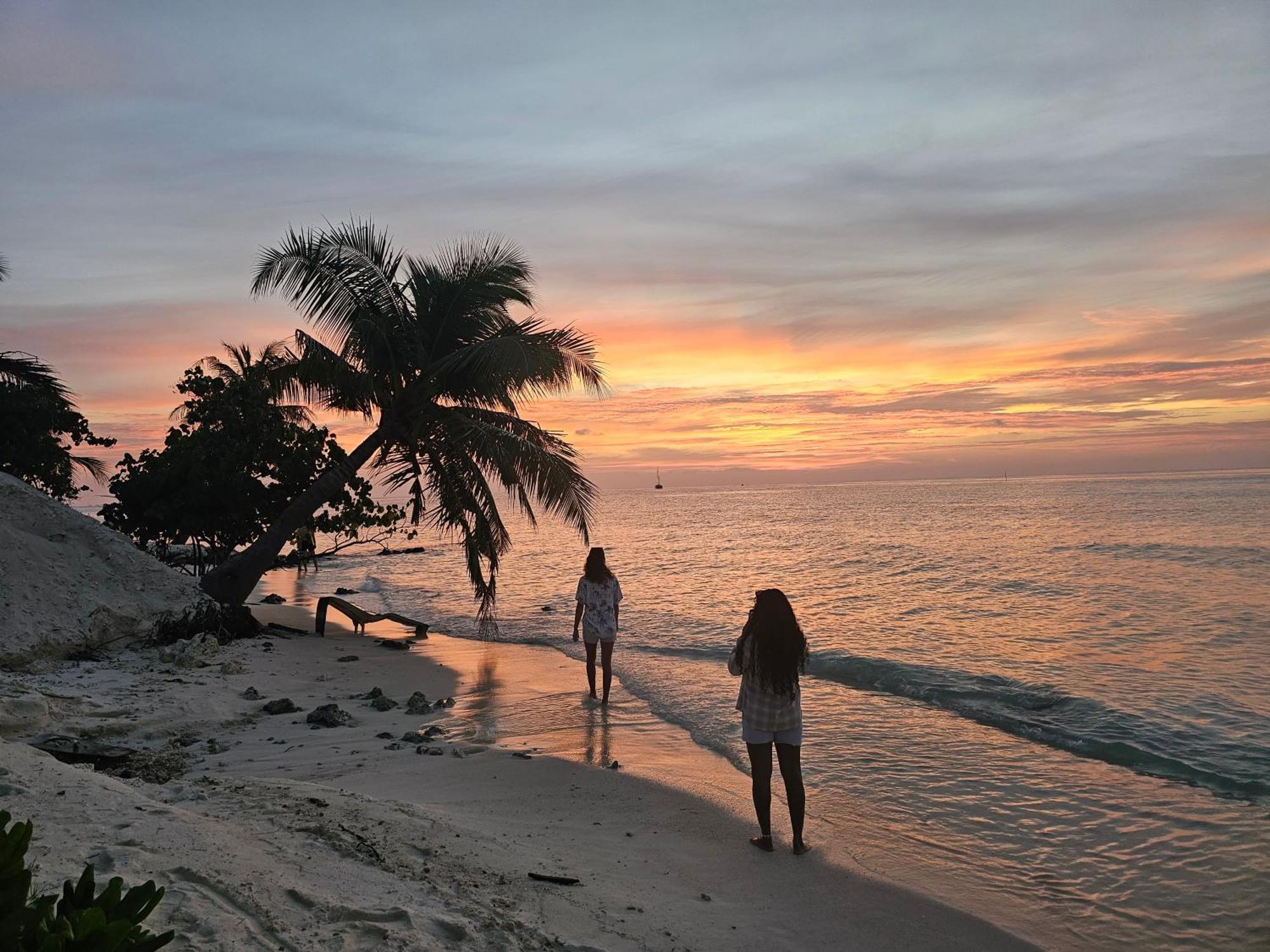 Nirili Villa Dhiffushi Ngoại thất bức ảnh